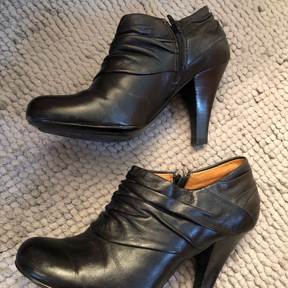 Sofft Black high heel ankle boot